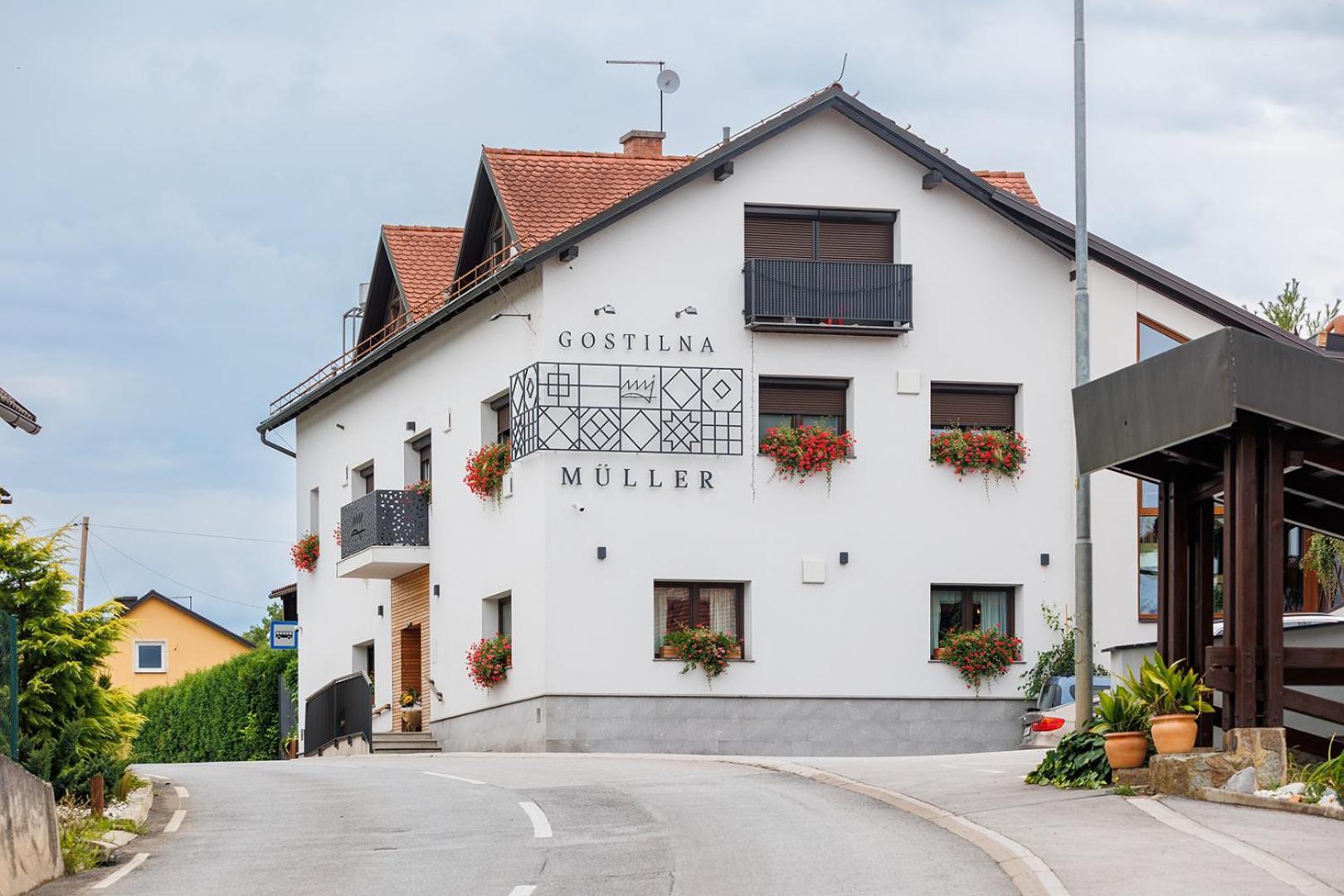 Črnomelj Gostilna Mueller酒店 外观 照片